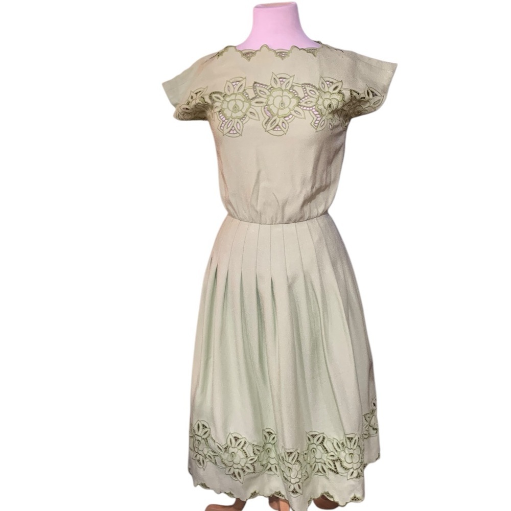 Vntg 50’s era handmade green fit and flare spring dress size 6